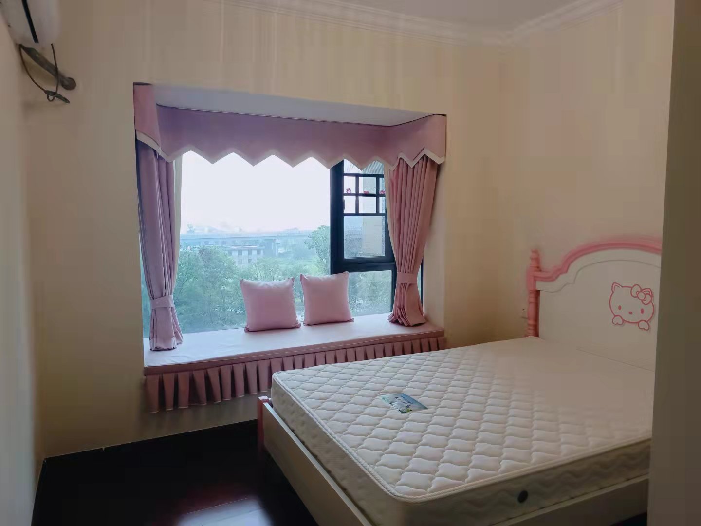 恒大南湖半岛  3室2厅2卫    3000.0元/月 恒大南湖半岛  3室2厅2卫    3000.0元/月户型图