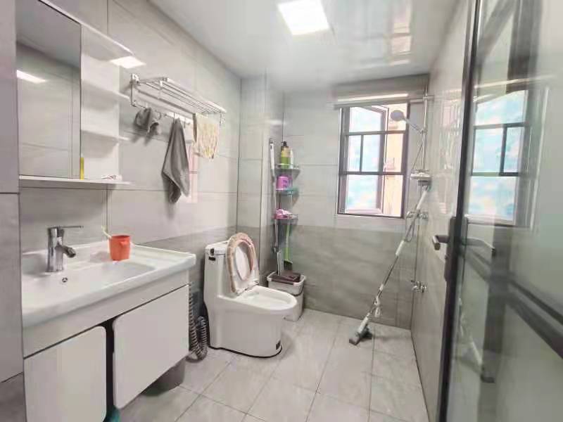 保利香槟国际 4室2厅2卫 2600.0元/月 保利香槟国际 4室2厅2卫 2600.0元/月室内图