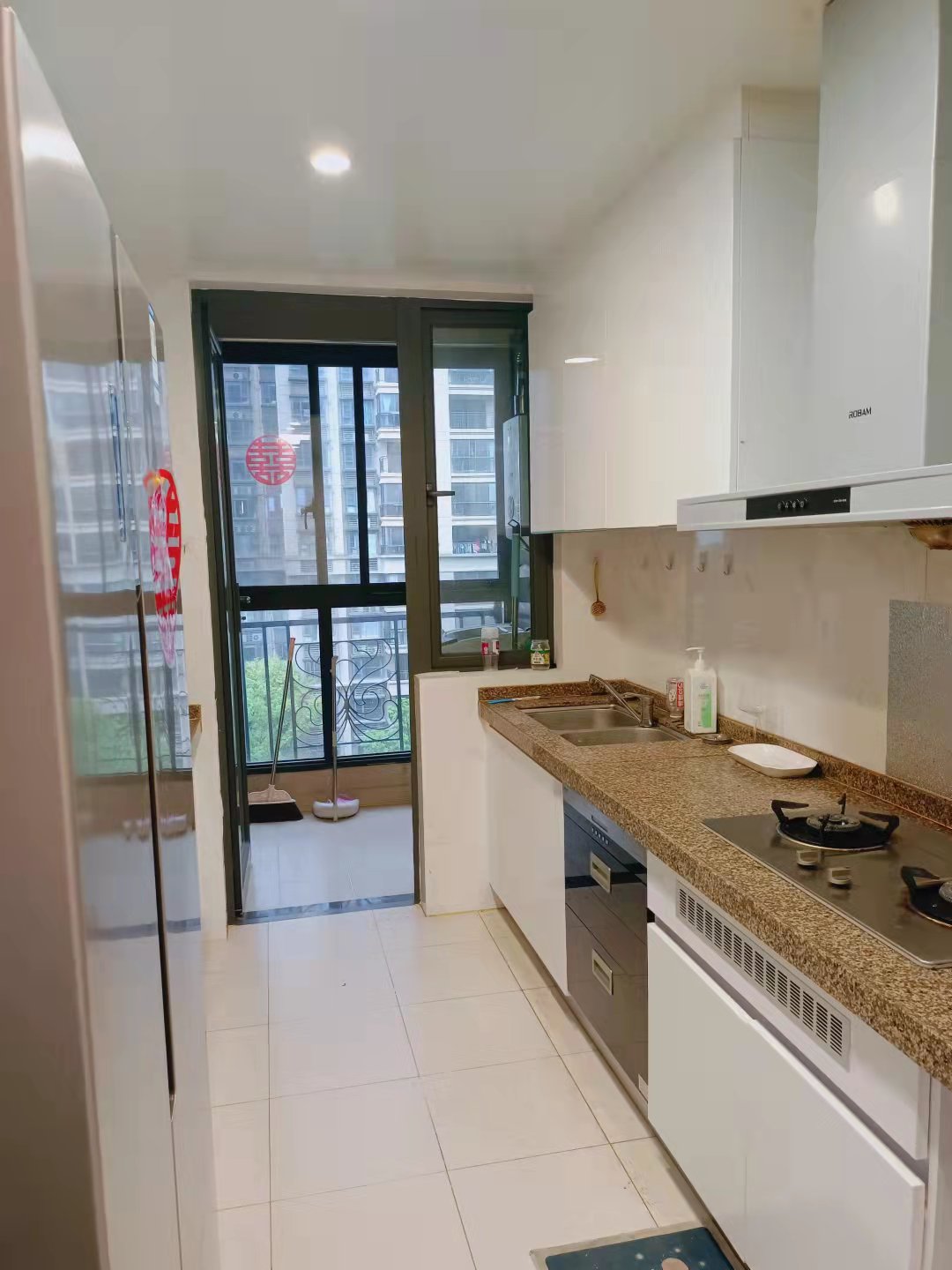 恒大南湖半岛  3室2厅2卫    3000.0元/月 恒大南湖半岛  3室2厅2卫    3000.0元/月室内图