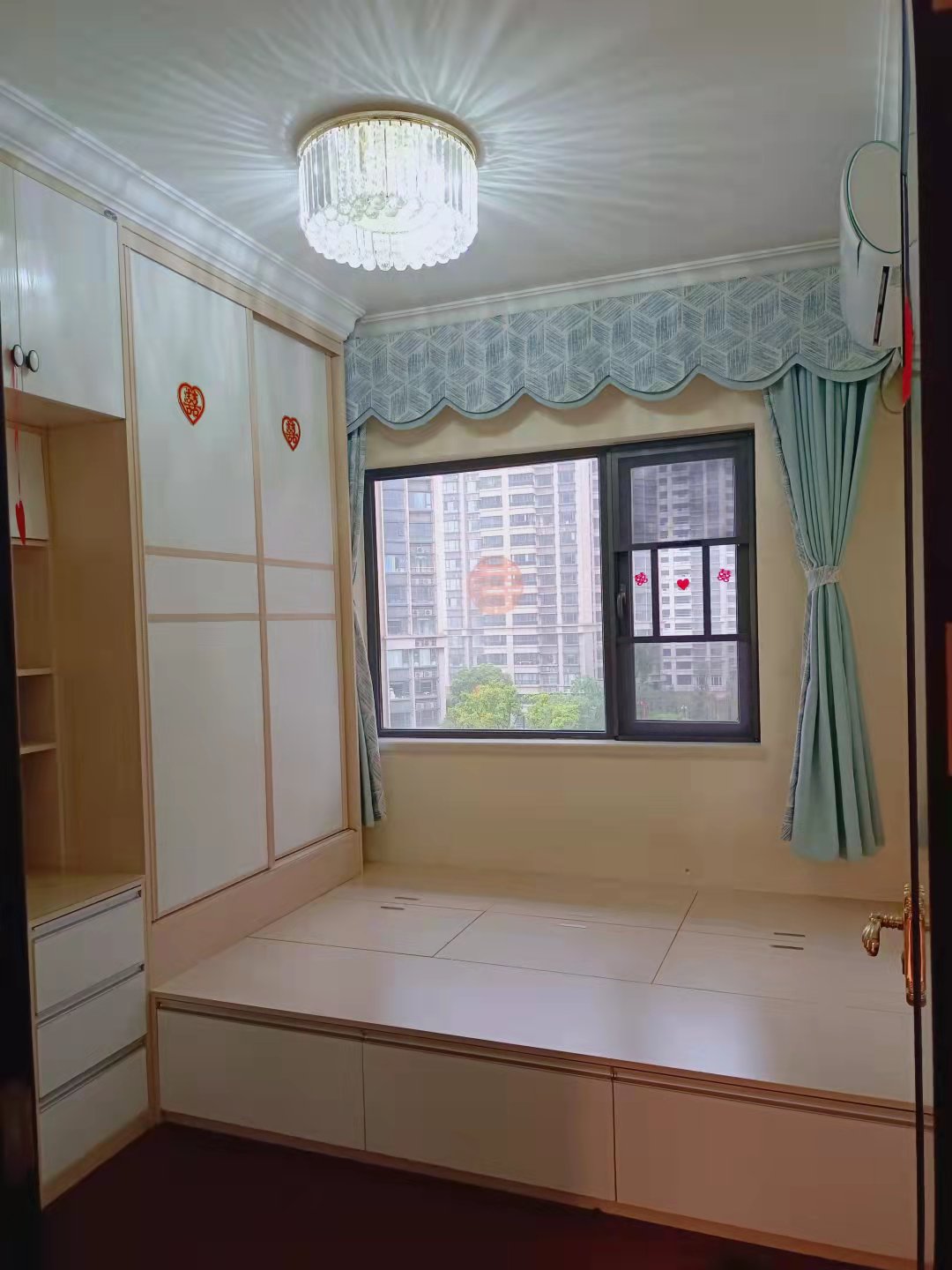 恒大南湖半岛  3室2厅2卫    3000.0元/月 恒大南湖半岛  3室2厅2卫    3000.0元/月室内图