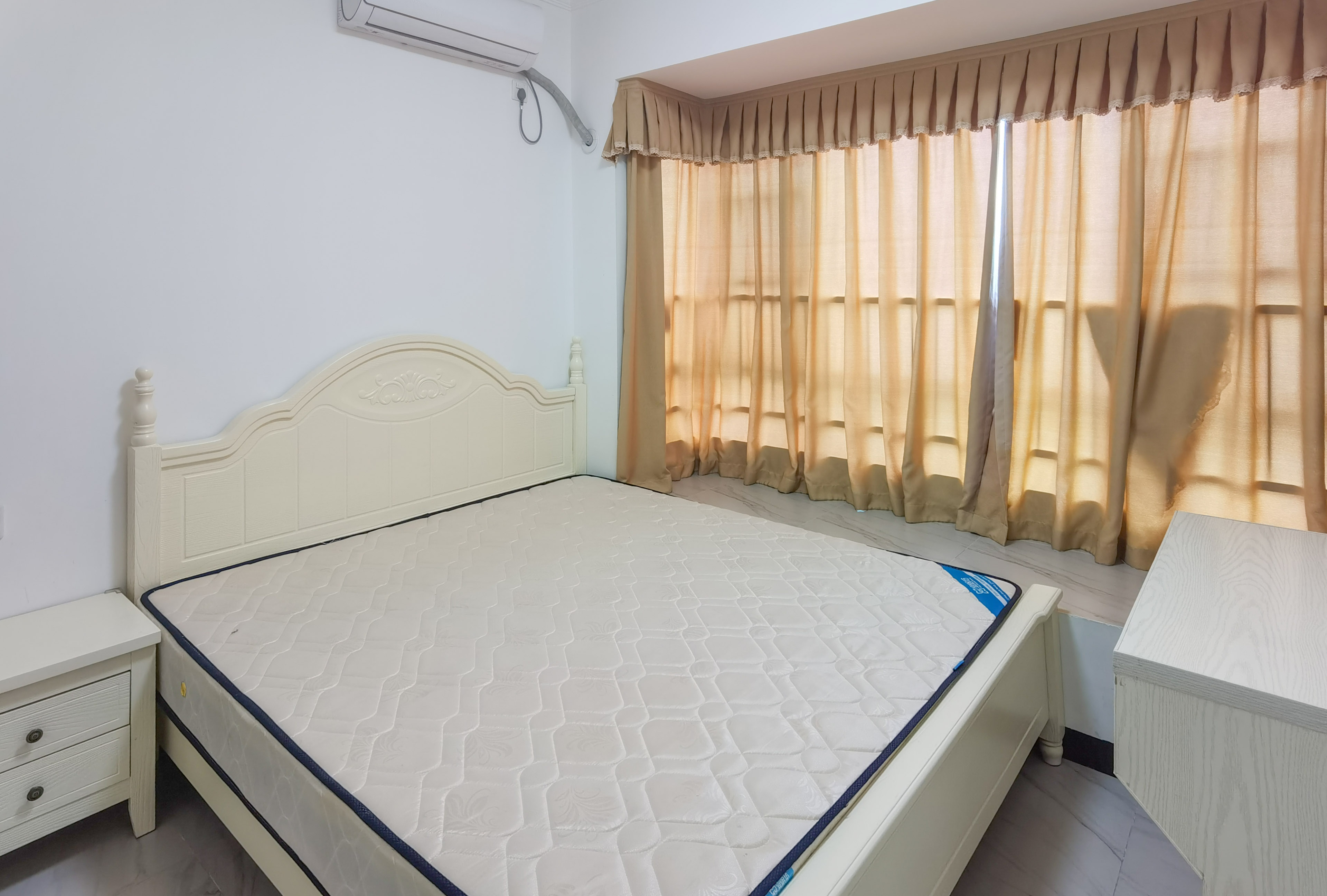 经世龙城 3室2厅2卫 75.0万 经世龙城 3室2厅2卫 75.0万客厅