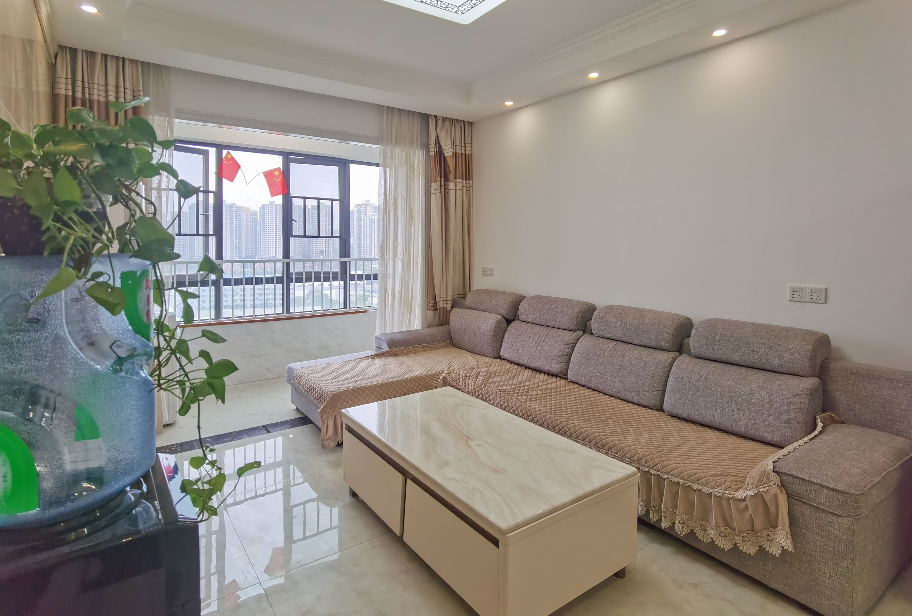 经世龙城 3室2厅2卫 75.0万 经世龙城 3室2厅2卫 75.0万客厅