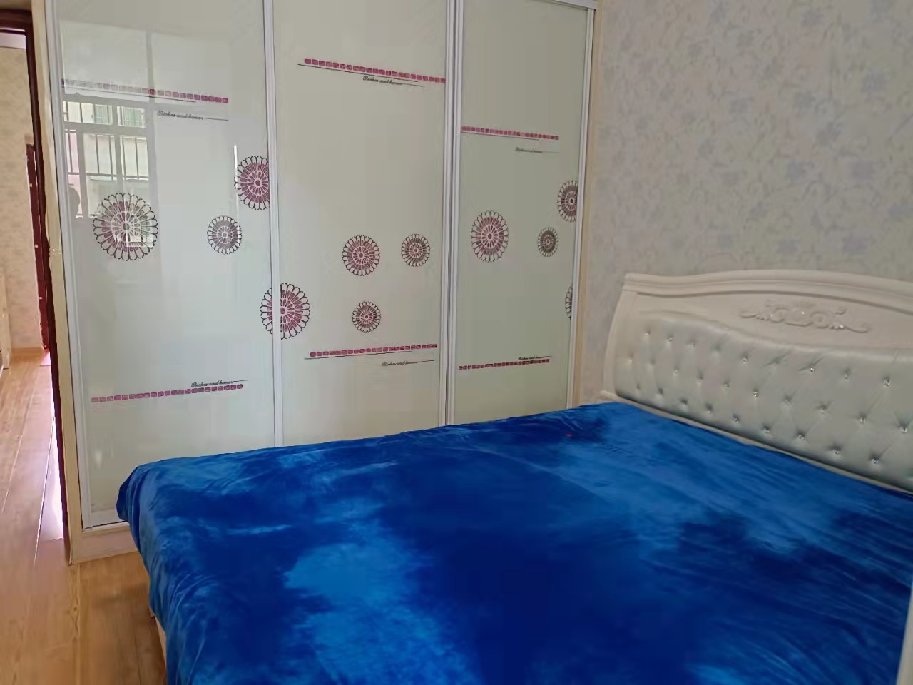 世纪花园  1室1厅1卫    1200.0元/月 世纪花园  1室1厅1卫    1200.0元/月室内图