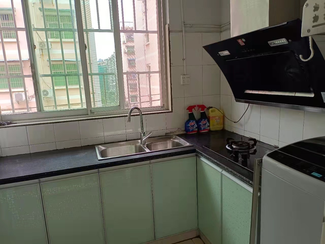 世纪花园  1室1厅1卫    1200.0元/月 世纪花园  1室1厅1卫    1200.0元/月室内图