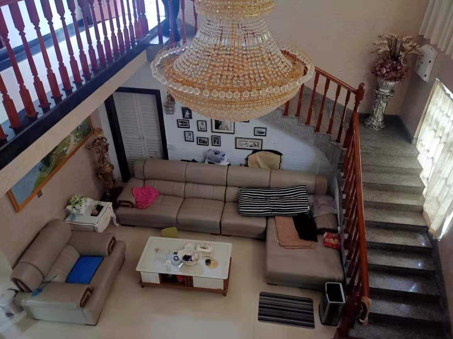 私房(桃源县所有) 5室3厅3卫 228.0万 私房(桃源县所有) 5室3厅3卫 228.0万客厅