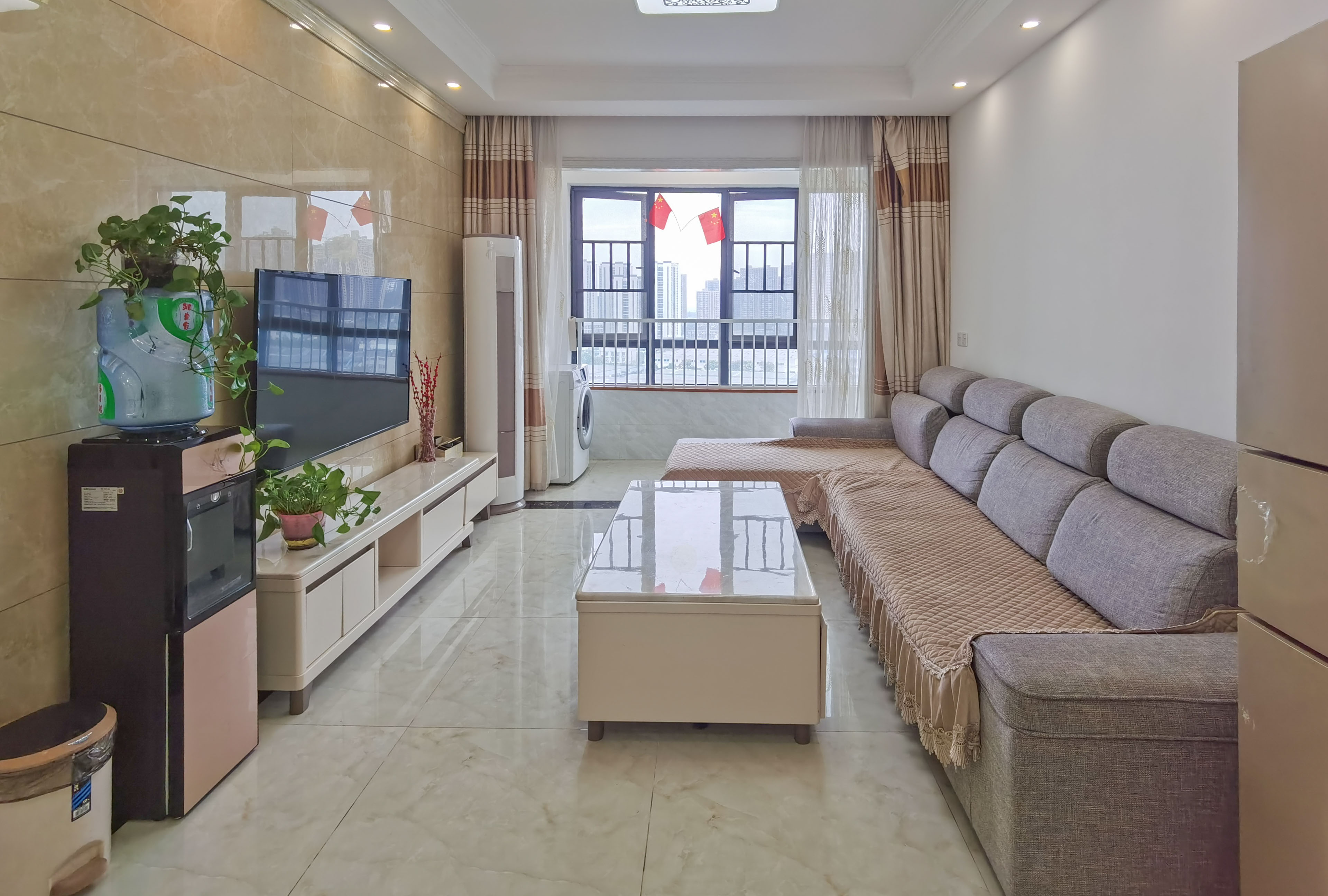 经世龙城 3室2厅2卫 75.0万 经世龙城 3室2厅2卫 75.0万客厅