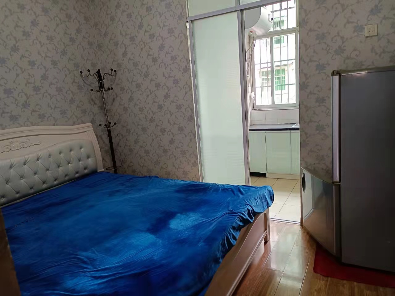 世纪花园  1室1厅1卫    1200.0元/月 世纪花园  1室1厅1卫    1200.0元/月室内图