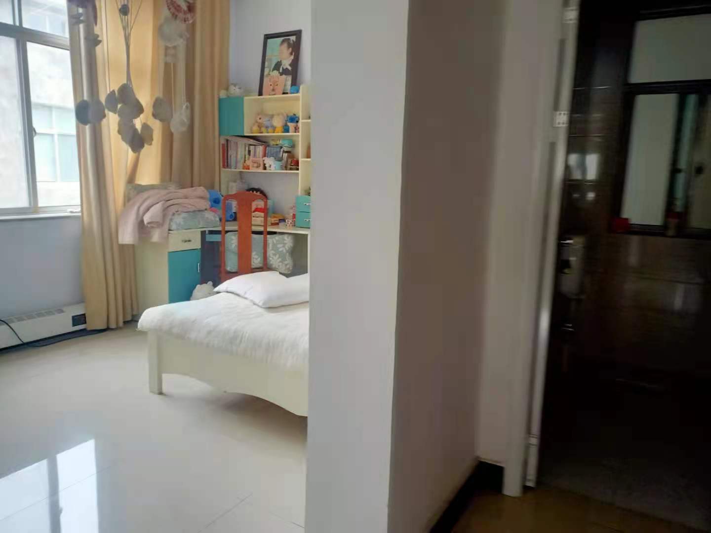 私房(桃源县所有) 5室3厅3卫 228.0万 私房(桃源县所有) 5室3厅3卫 228.0万客厅