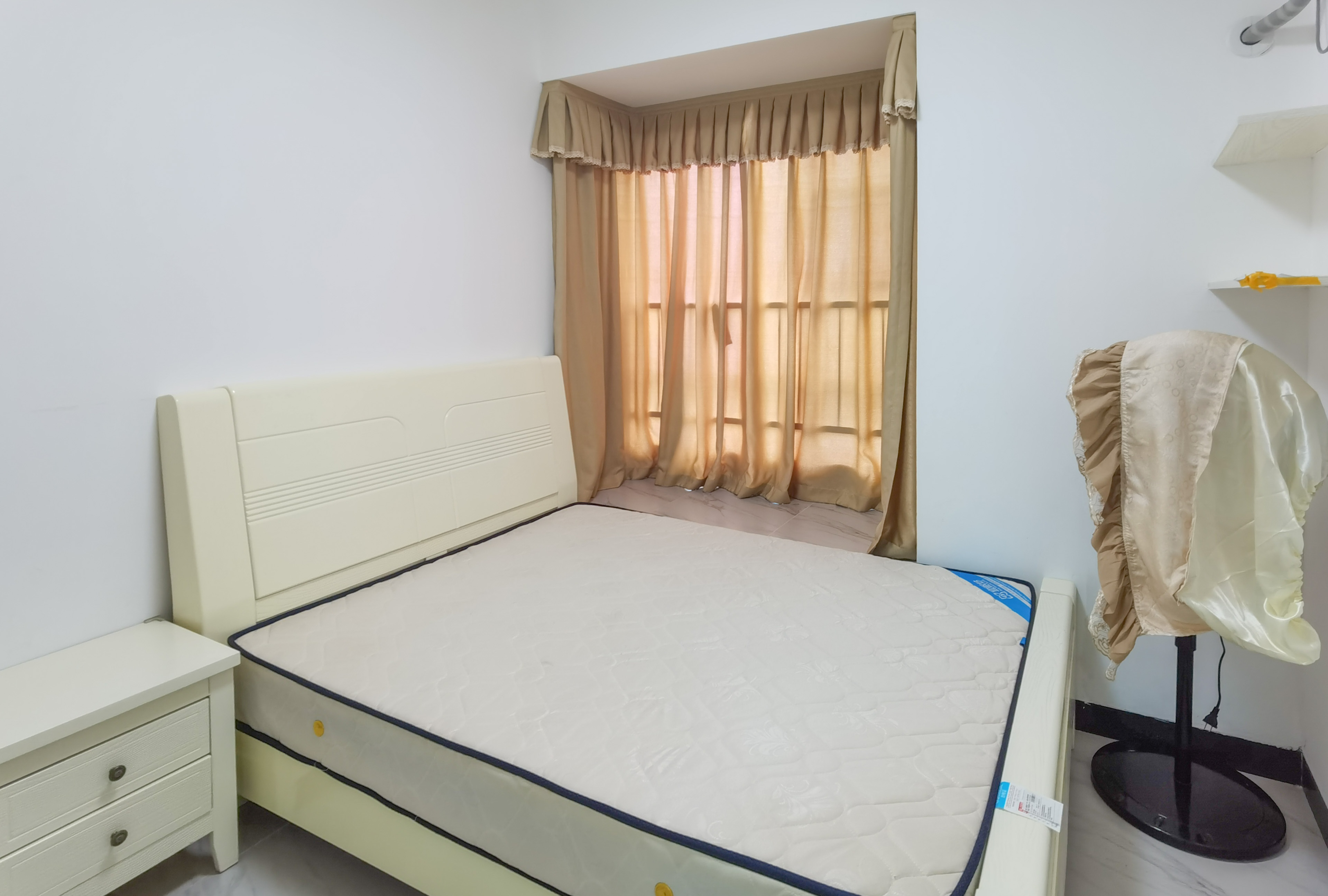 经世龙城 3室2厅2卫 75.0万 经世龙城 3室2厅2卫 75.0万客厅