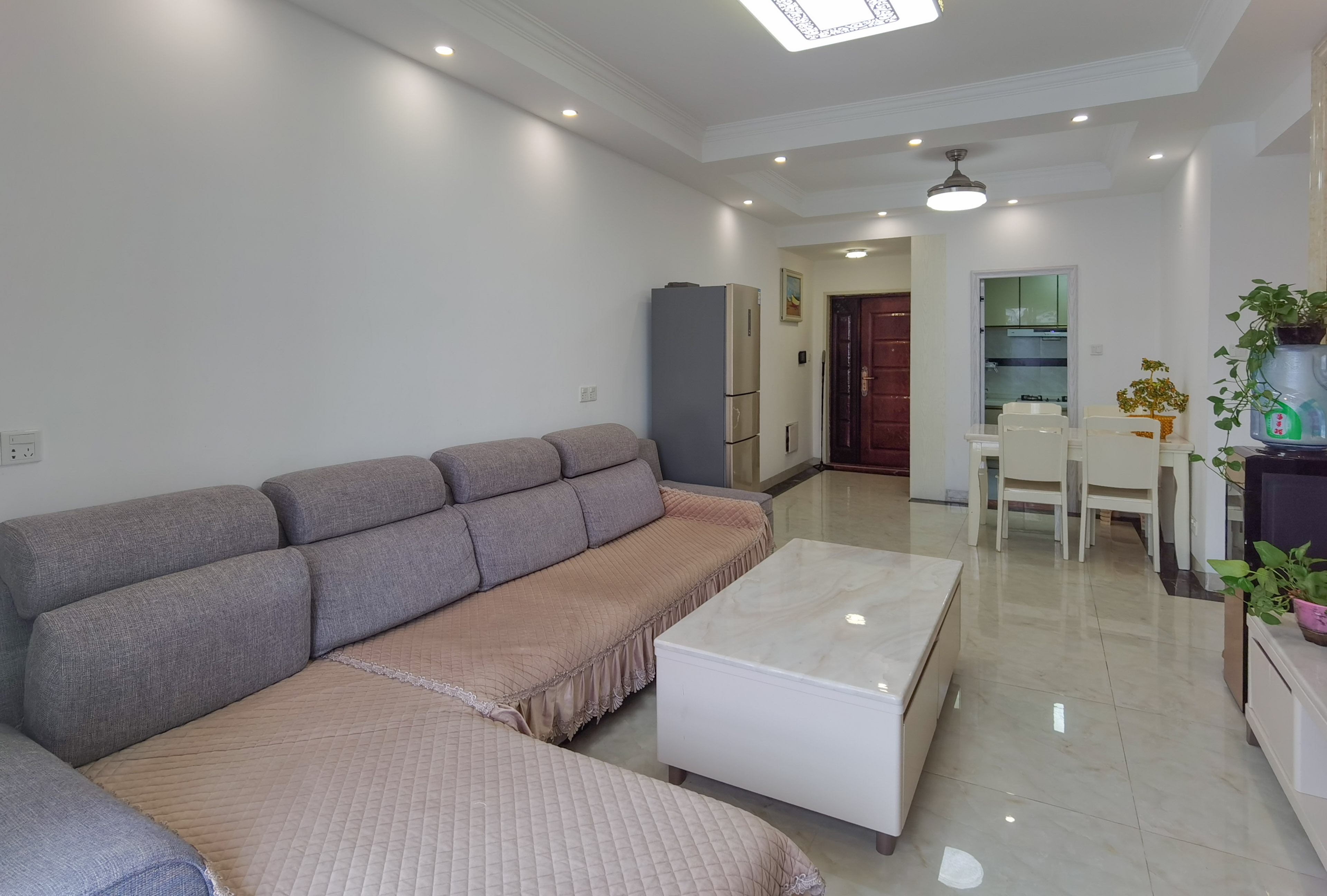 经世龙城 3室2厅2卫 75.0万 经世龙城 3室2厅2卫 75.0万客厅