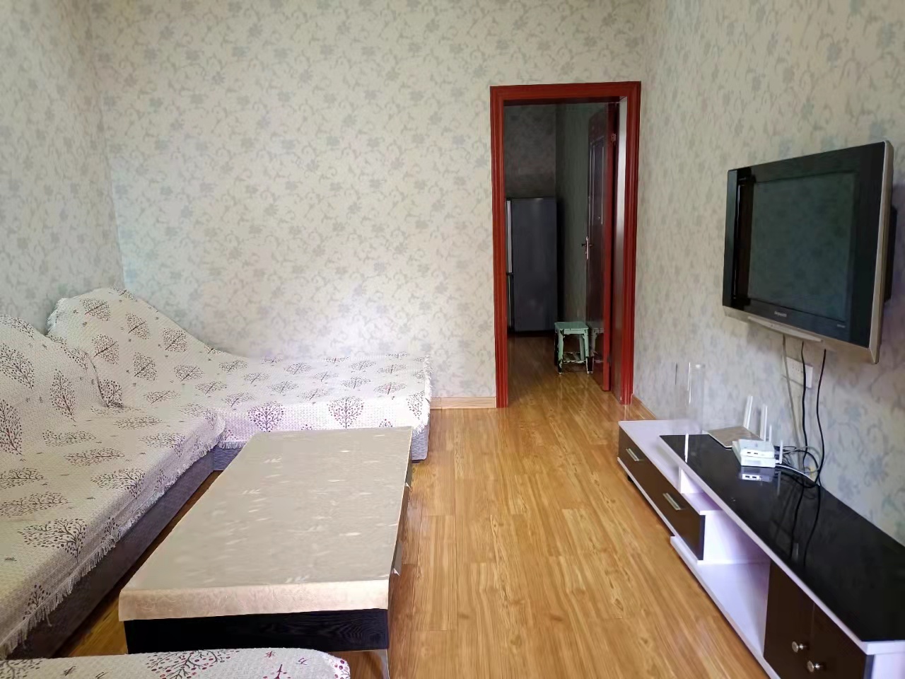 世纪花园  1室1厅1卫    1200.0元/月 世纪花园  1室1厅1卫    1200.0元/月室内图