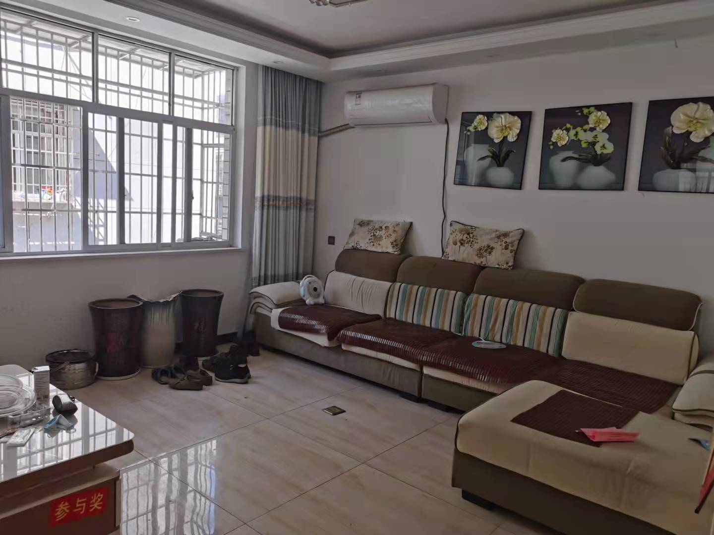 印刷厂(武装部) 3室2厅1卫 65.0万 印刷厂(武装部) 3室2厅1卫 65.0万客厅