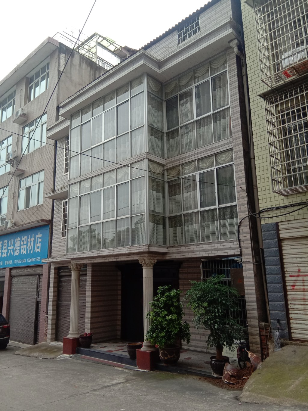 私房（桃源县所有）  4室2厅2卫   198.00万小区图