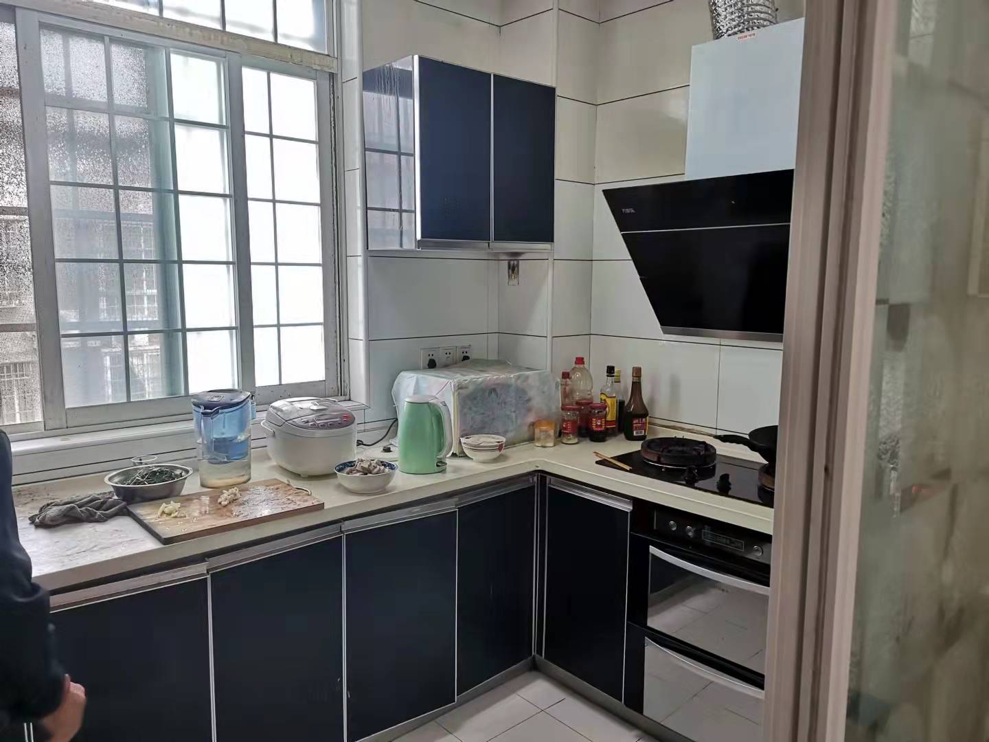 丽景港湾 6室2厅3卫 58.0万 丽景港湾 6室2厅3卫 58.0万厨房