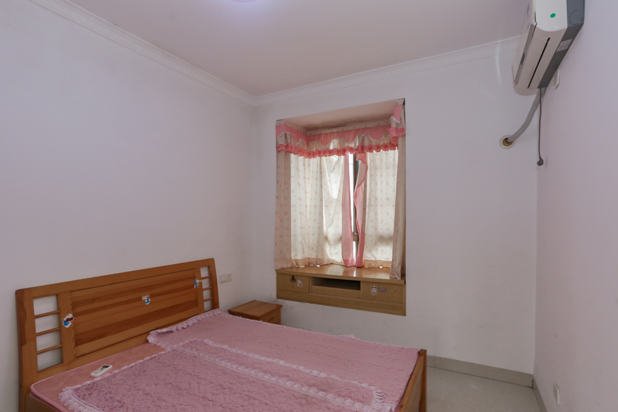 丽都桃源(金峰北院二期) 2室2厅1卫 99.8万 丽都桃源(金峰北院二期) 2室2厅1卫 99.8万卧室