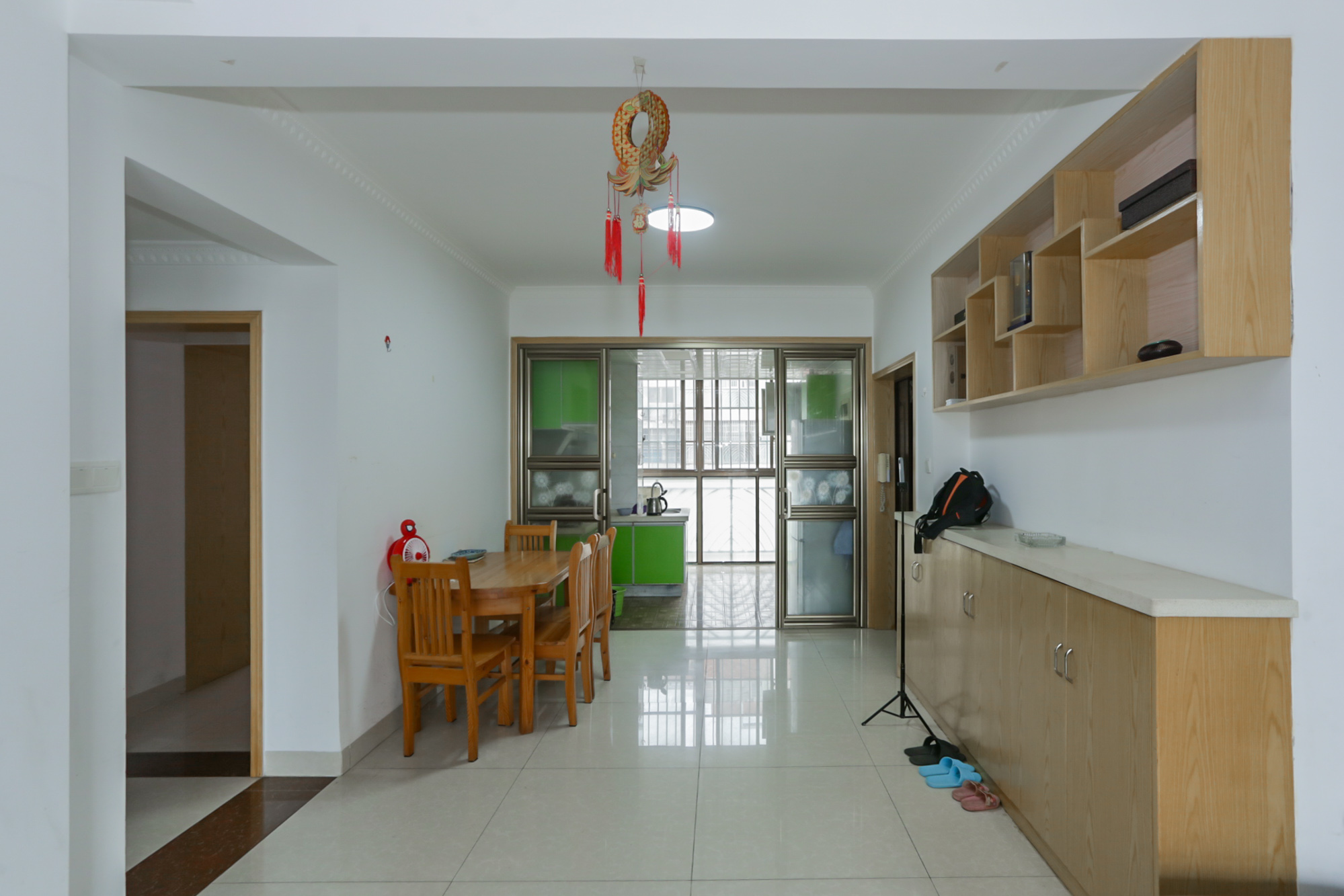 丽都桃源(金峰北院二期) 2室2厅1卫 99.8万 丽都桃源(金峰北院二期) 2室2厅1卫 99.8万客厅