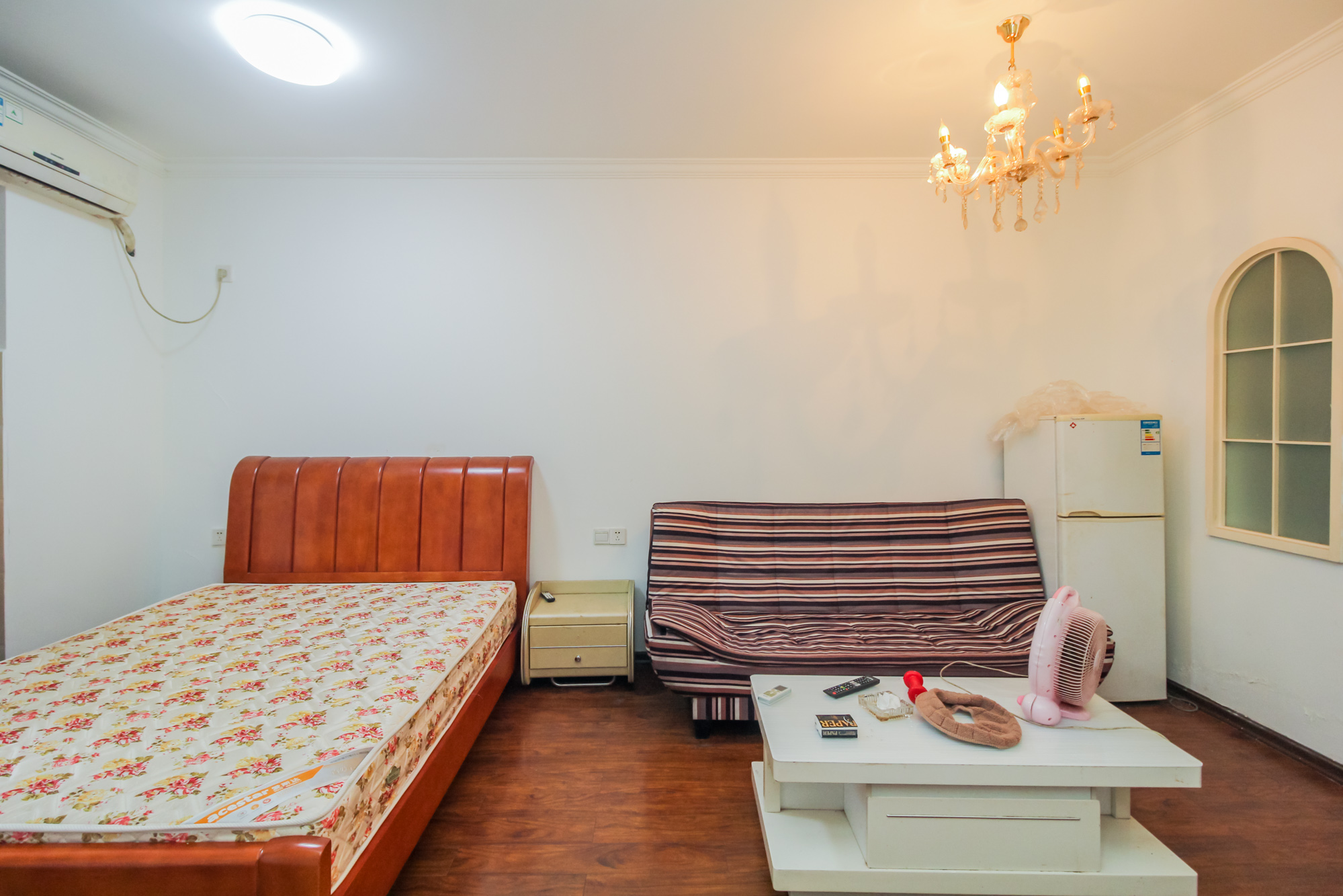 时代星城  1室1厅11卫    16.8万卧室