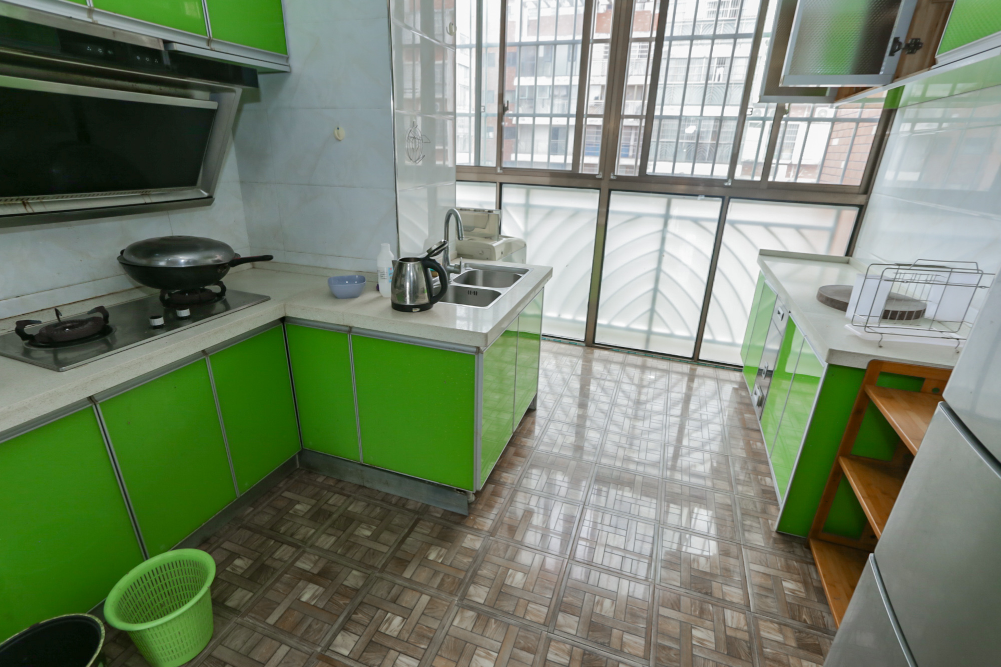 丽都桃源(金峰北院二期) 2室2厅1卫 99.8万 丽都桃源(金峰北院二期) 2室2厅1卫 99.8万厨房