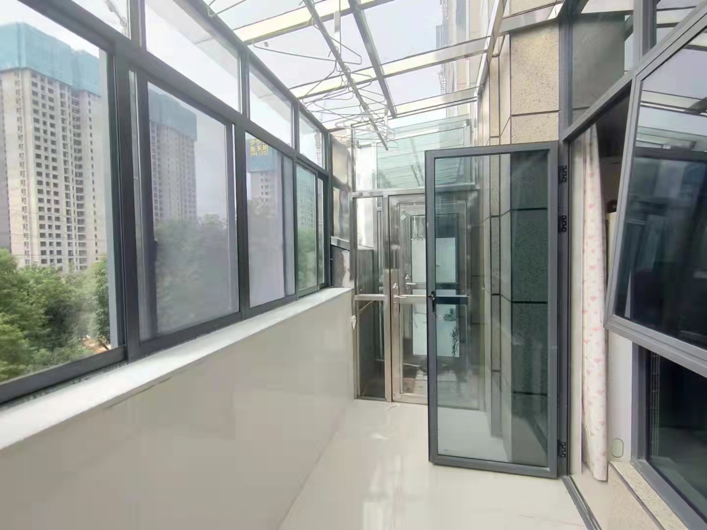 桃花缘 1室1厅2卫 1500.0元/月 桃花缘 1室1厅2卫 1500.0元/月室内图