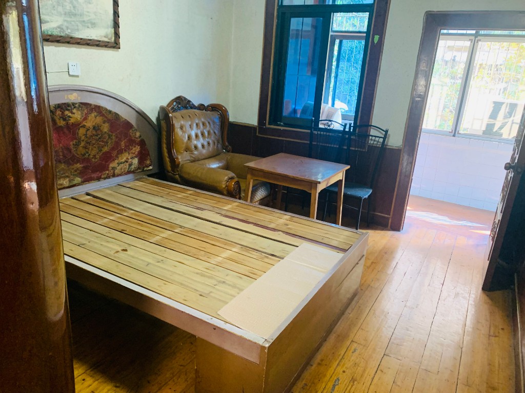 花园一村  2室1厅1卫    1300.0元/月 花园一村  2室1厅1卫    1300.0元/月室内图