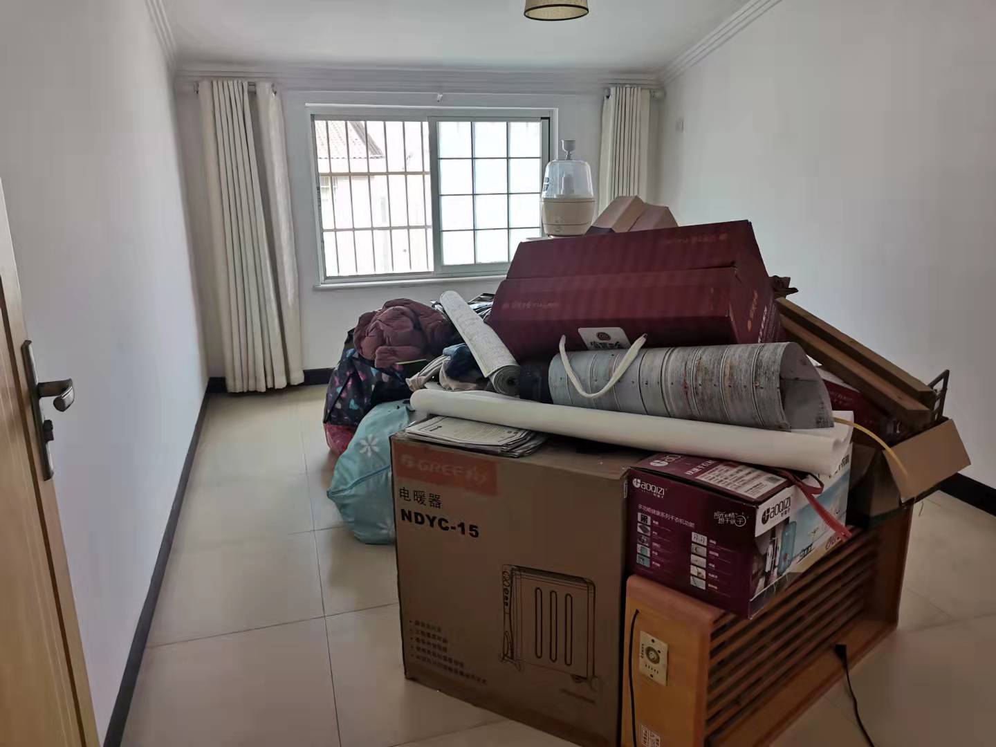 丽景港湾 6室2厅3卫 58.0万 丽景港湾 6室2厅3卫 58.0万卧室