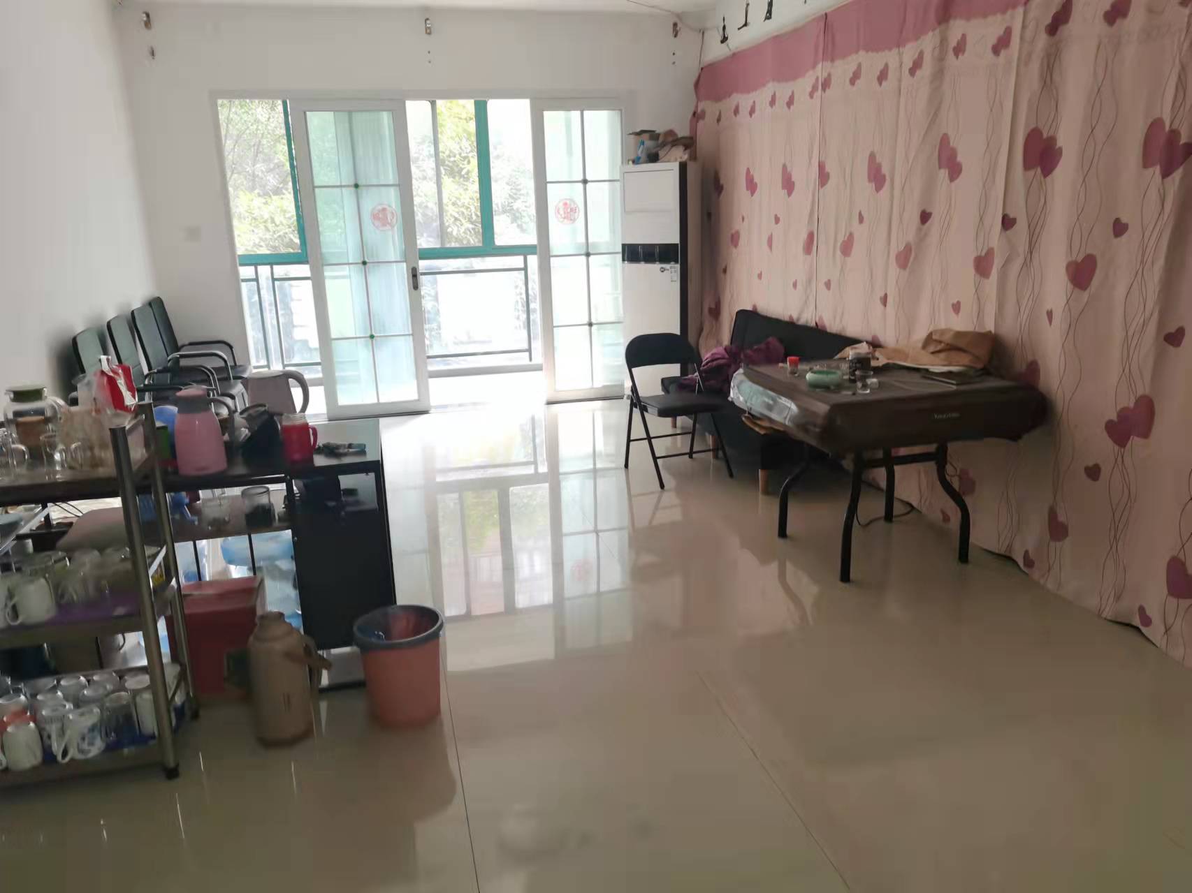 雅士林湘苑一期  3室2厅2卫    1600.0元/月 雅士林湘苑一期  3室2厅2卫    1600.0元/月室内图