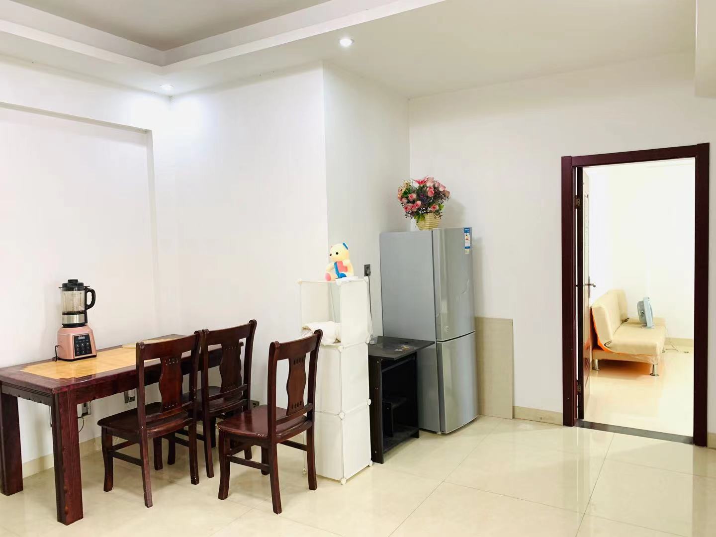 泽云广场 2室2厅1卫 2000.0元/月 泽云广场 2室2厅1卫 2000.0元/月室内图