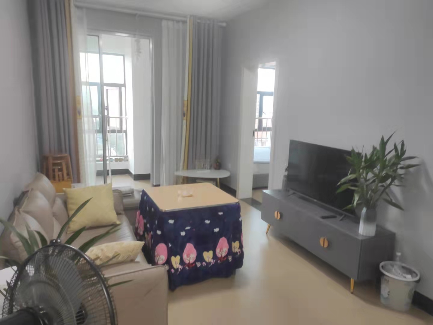 城投F1公寓 2室2厅1卫 1800.0元/月 城投F1公寓 2室2厅1卫 1800.0元/月室内图