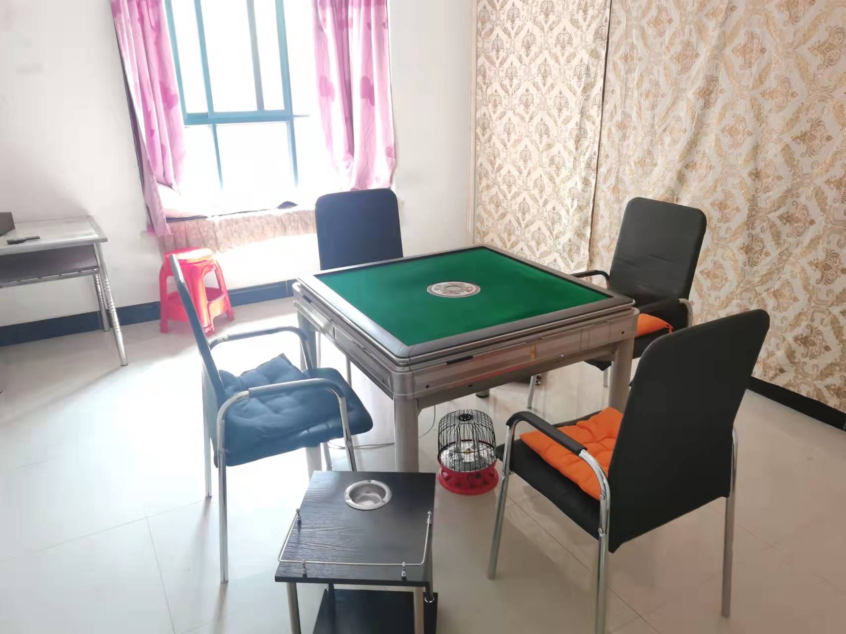 雅士林湘苑一期  3室2厅2卫    1600.0元/月 雅士林湘苑一期  3室2厅2卫    1600.0元/月室内图