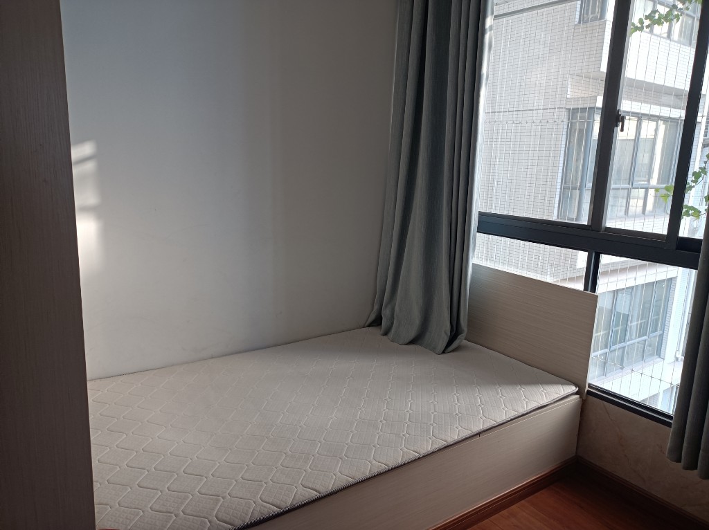 珠江愉景新城  3室2厅1卫    1800.0元/月室内图