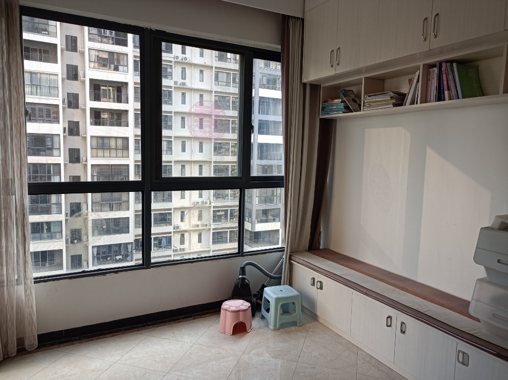 珠江愉景新城  3室2厅1卫    1800.0元/月室内图