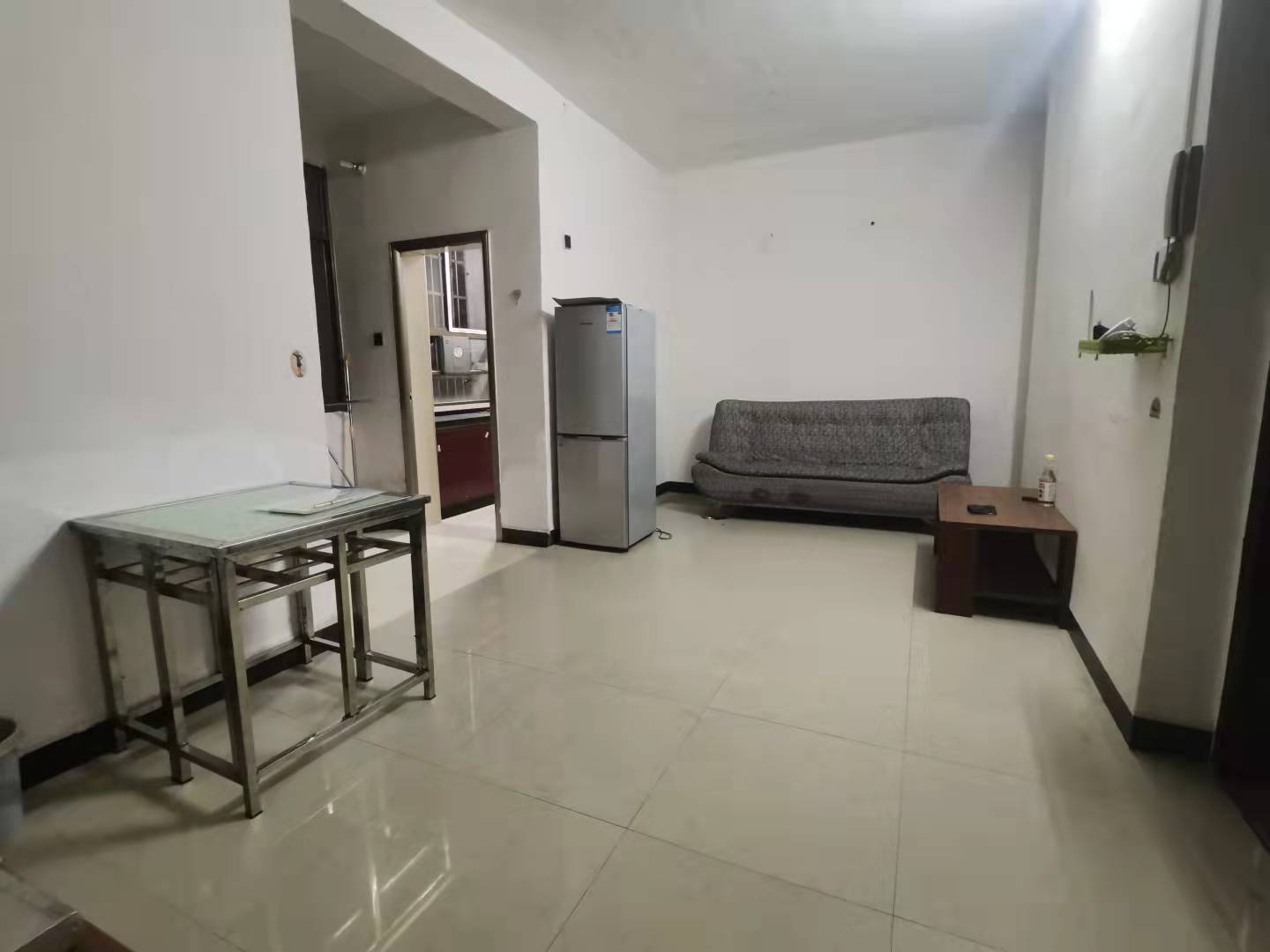 大桃路鑫桃苑安置小区 1室1厅1卫 1000.0元/月 大桃路鑫桃苑安置小区 1室1厅1卫 1000.0元/月室内图