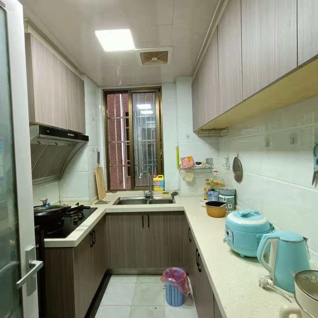 凯翔银座  2室1厅1卫    1800.0元/月 凯翔银座  2室1厅1卫    1800.0元/月室内图