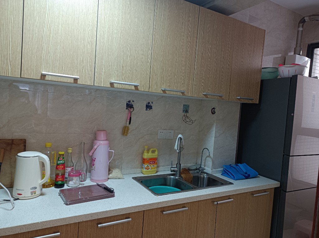 珠江愉景新城  3室2厅1卫    1800.0元/月室内图