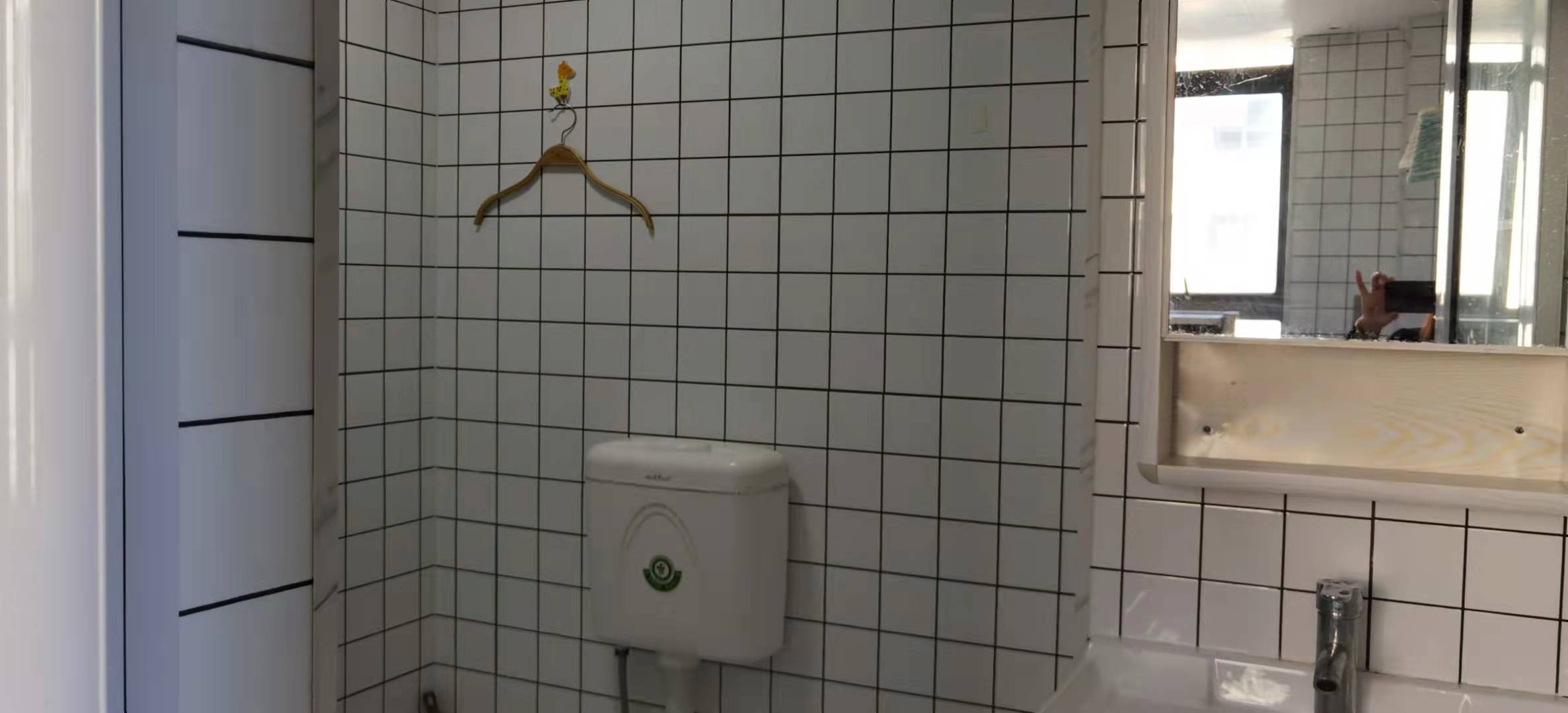 桃花缘  1室1厅1卫    1700.0元/月 桃花缘  1室1厅1卫    1700.0元/月小区图