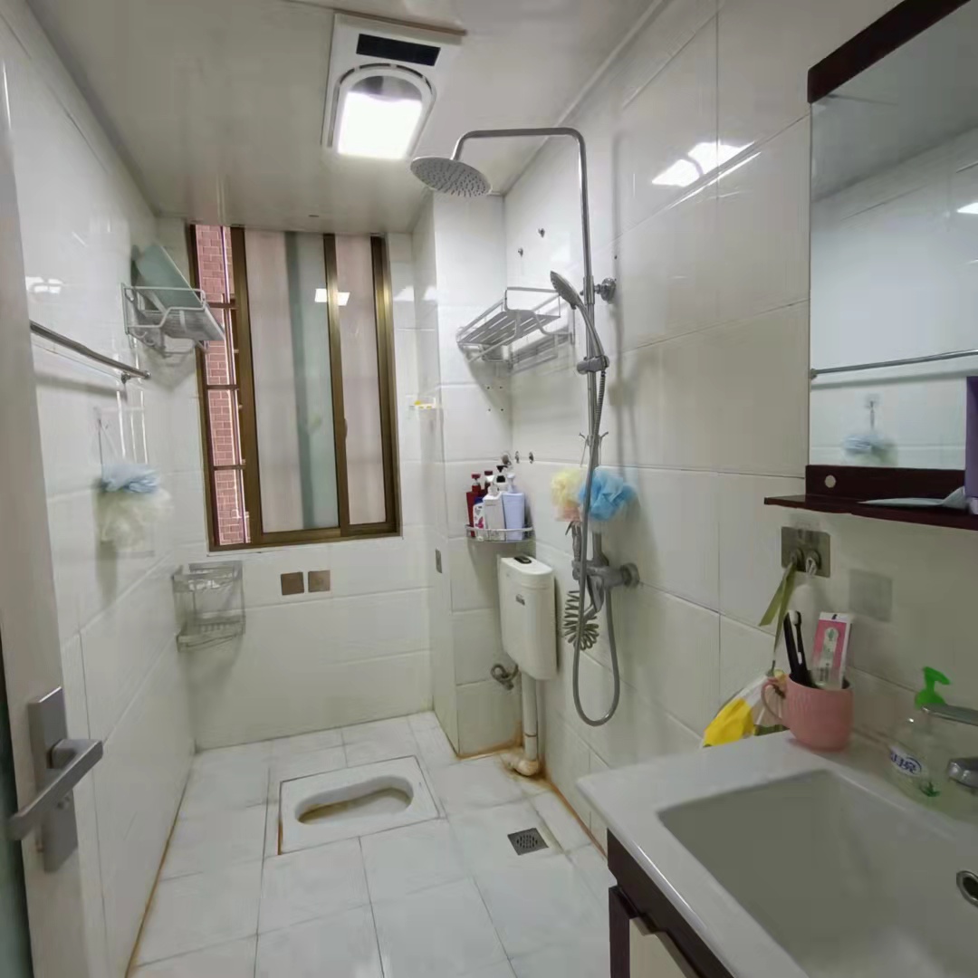 凯翔银座  2室1厅1卫    1800.0元/月 凯翔银座  2室1厅1卫    1800.0元/月室内图