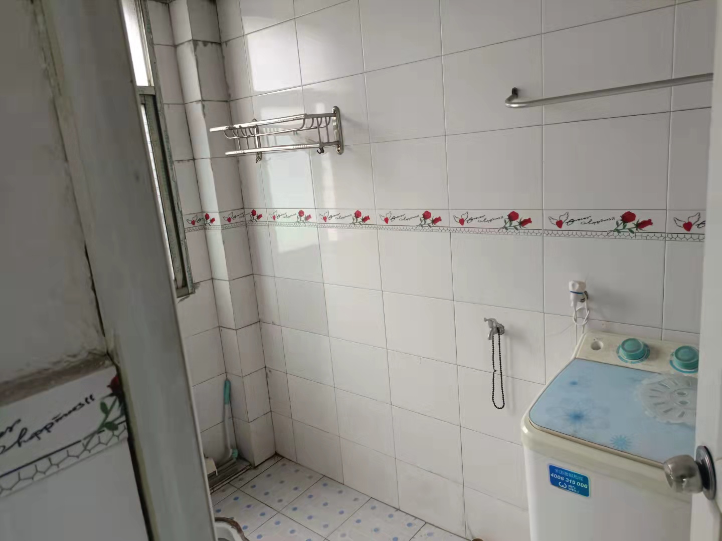 羊舞岭小区 3室2厅1卫 900.0元/月 羊舞岭小区 3室2厅1卫 900.0元/月室内图