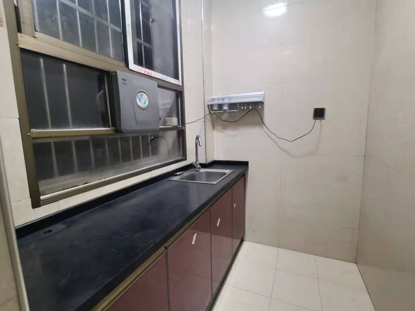 大桃路鑫桃苑安置小区 1室1厅1卫 1000.0元/月 大桃路鑫桃苑安置小区 1室1厅1卫 1000.0元/月室内图