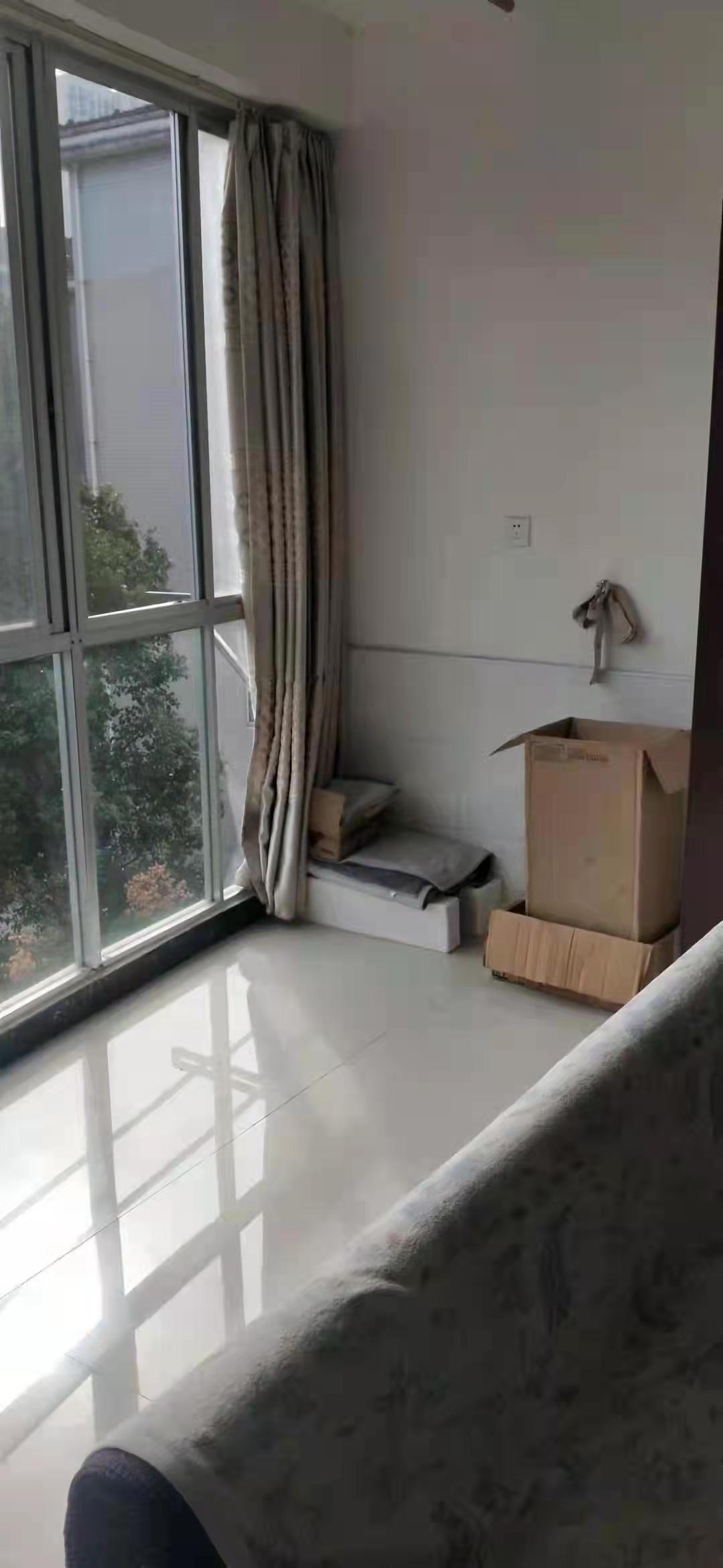 荷花庭院 3室2厅2卫 1500.0元/月 荷花庭院 3室2厅2卫 1500.0元/月室内图