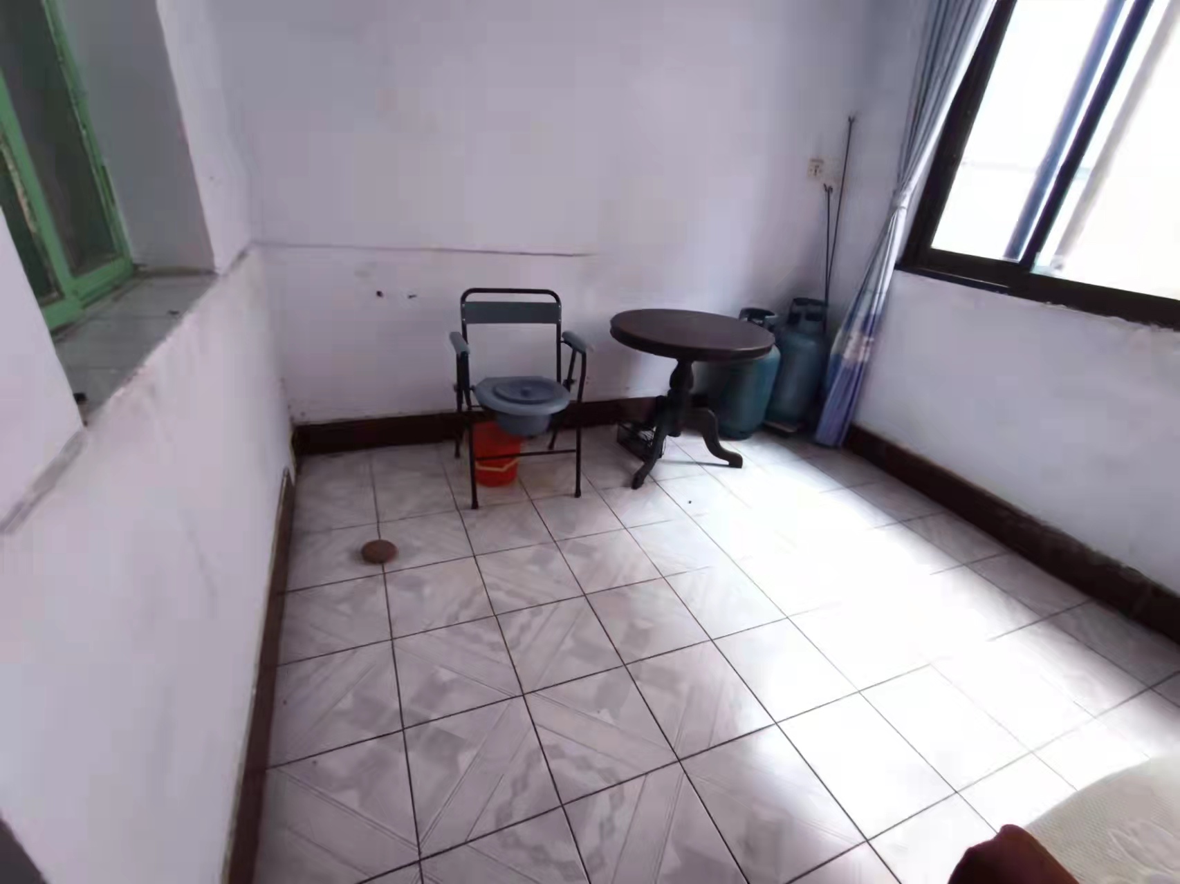 妇幼儿童医院(计生委) 3室2厅1卫 30.8万 妇幼儿童医院(计生委) 3室2厅1卫 30.8万客厅