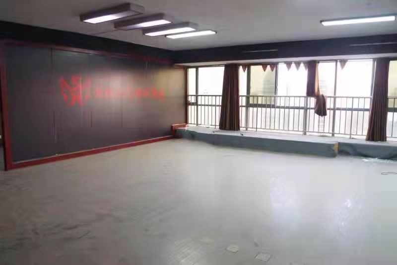 家润多  3室2厅2卫    1800.0元/月 家润多  3室2厅2卫    1800.0元/月