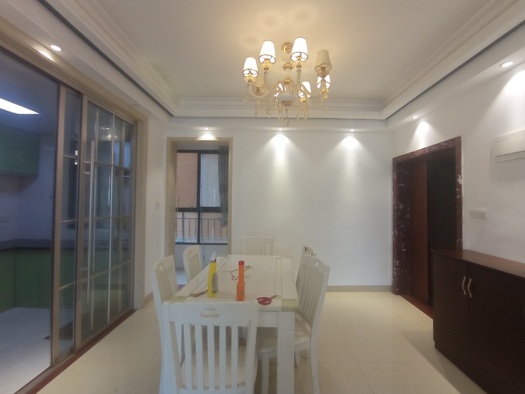 棕榈园 3室2厅1卫 1800.0元/月 棕榈园 3室2厅1卫 1800.0元/月室内图