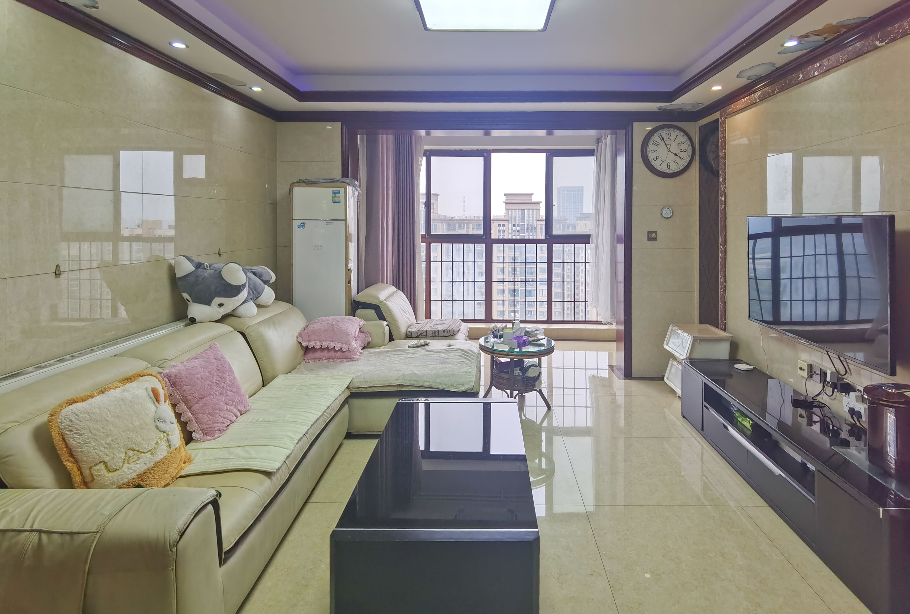 中建御山和苑 3室2厅2卫 79.8万 中建御山和苑 3室2厅2卫 79.8万客厅