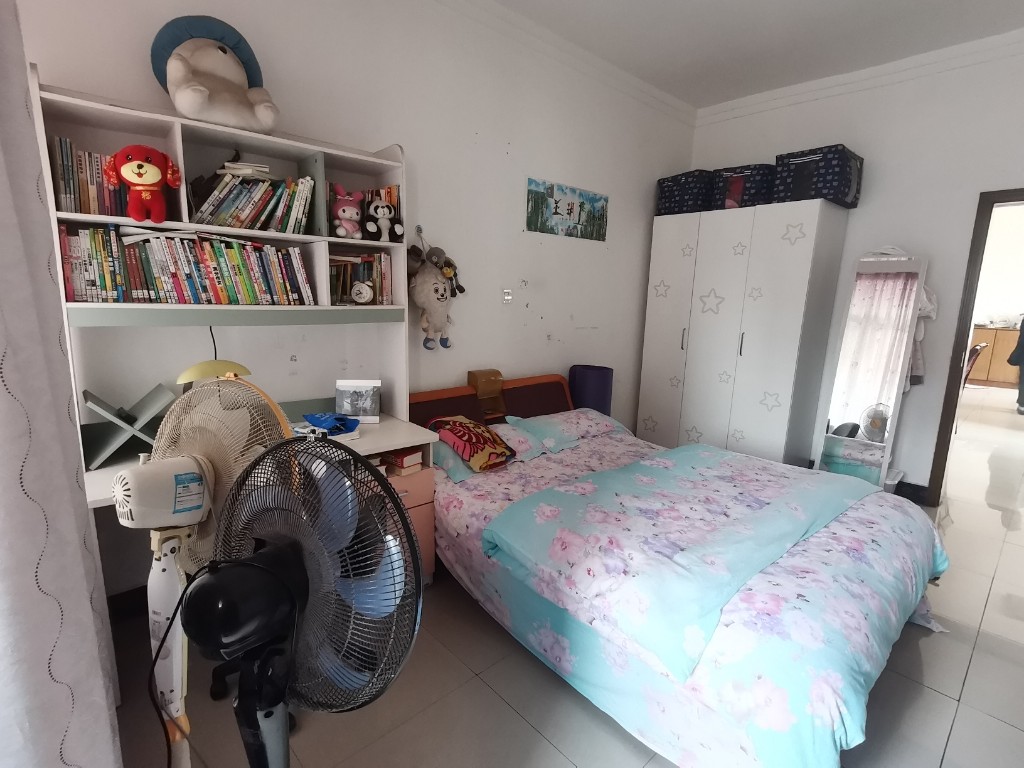 天富花园 2室2厅1卫 37.8万 天富花园 2室2厅1卫 37.8万卧室