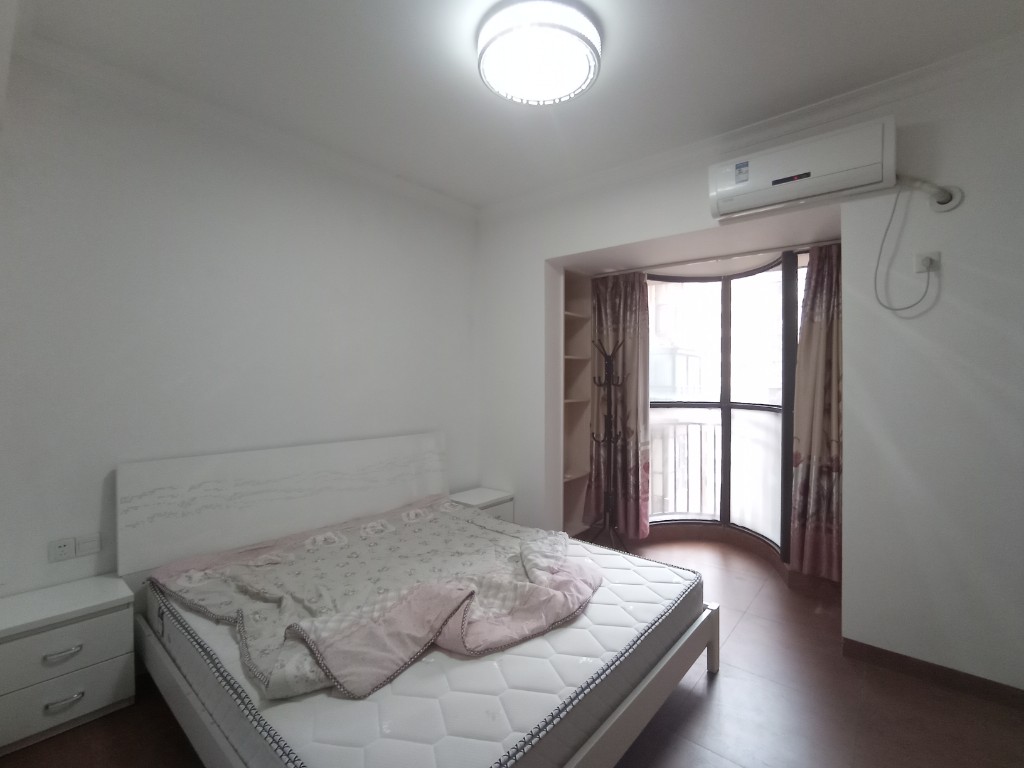 棕榈园 3室2厅1卫 1800.0元/月 棕榈园 3室2厅1卫 1800.0元/月室内图