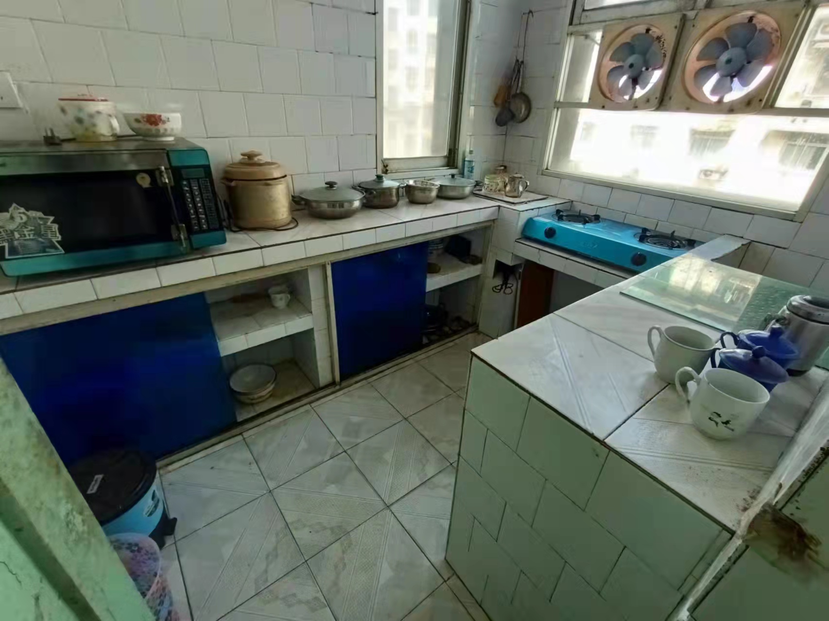 妇幼儿童医院(计生委) 3室2厅1卫 30.8万 妇幼儿童医院(计生委) 3室2厅1卫 30.8万客厅