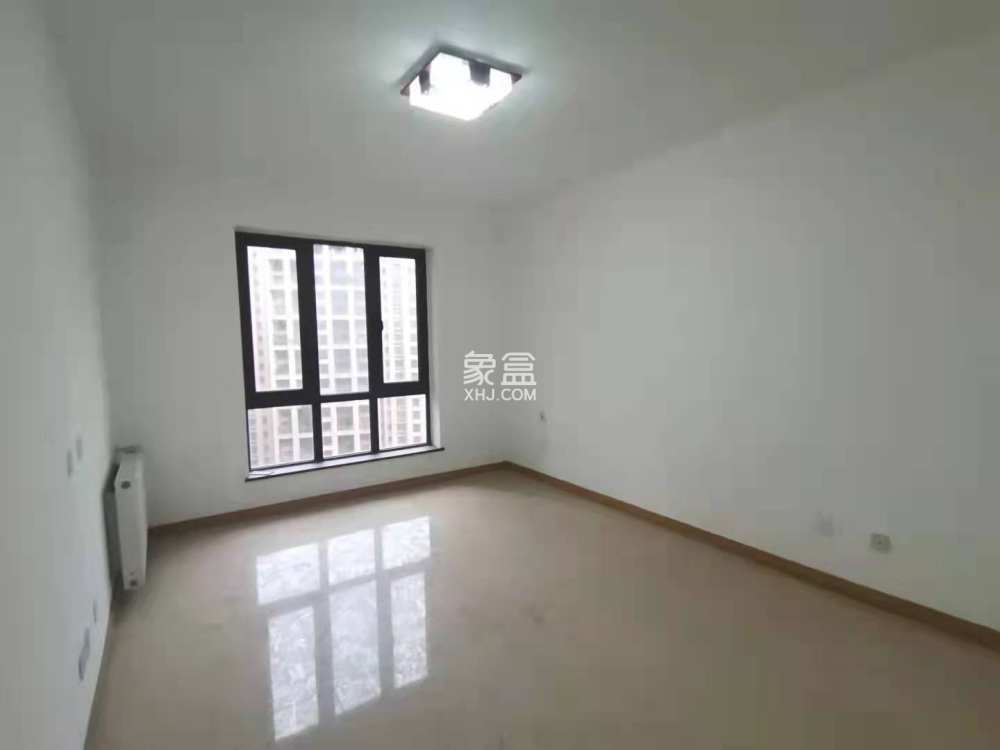 南湖国际4期  3室2厅2卫    270.0万