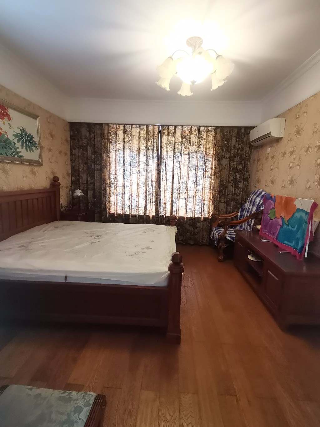 城市风景  4室3厅2卫    88.8万 城市风景  4室3厅2卫    88.8万客厅