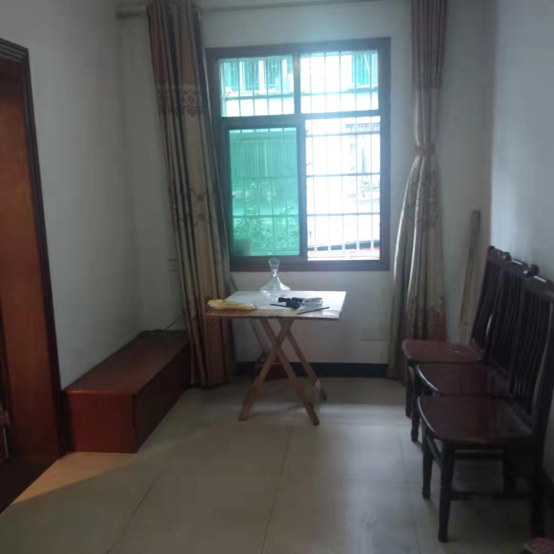 橡胶机家属区  2室1厅1卫    650.0元/月 橡胶机家属区  2室1厅1卫    650.0元/月户型图