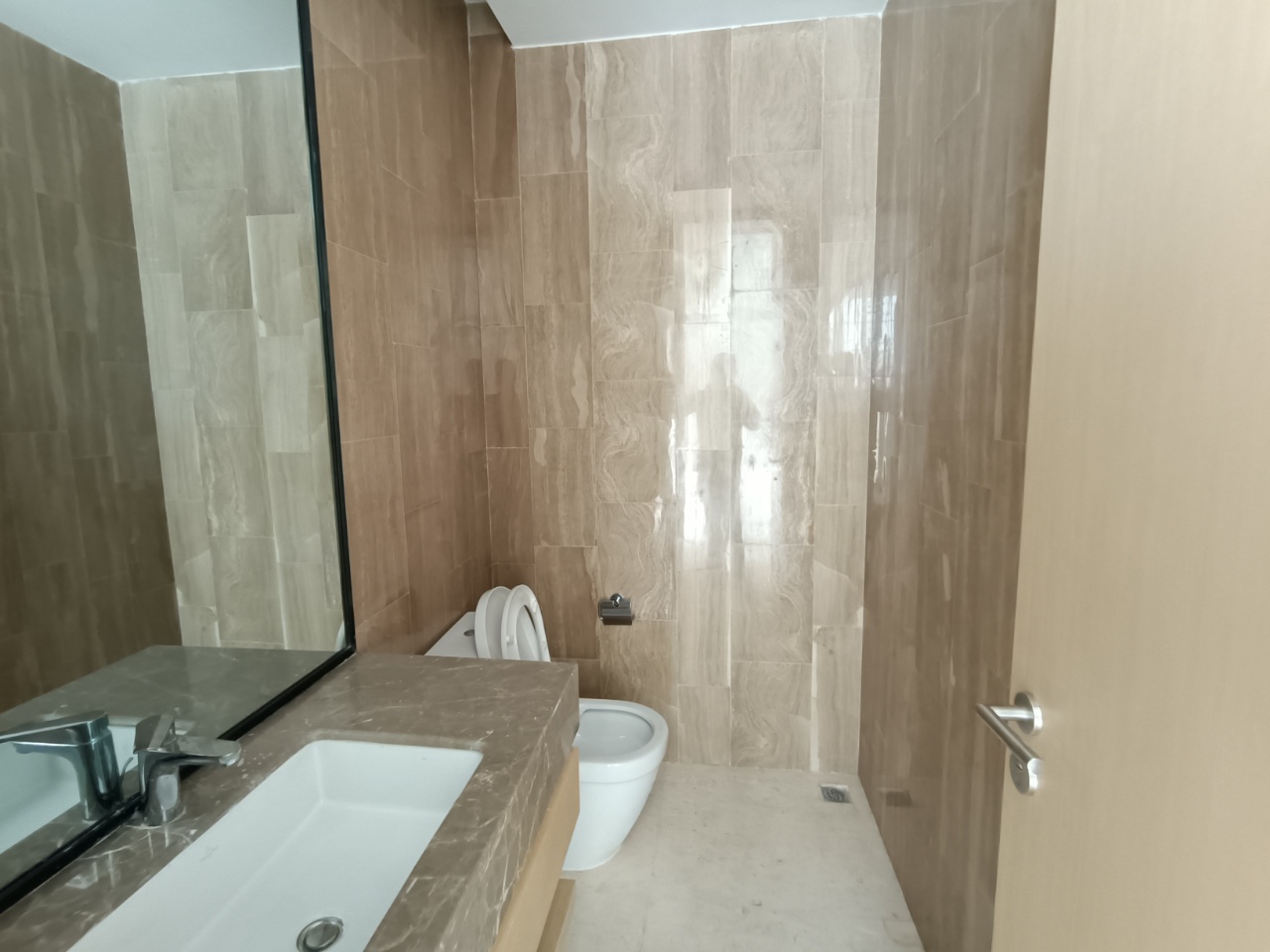 北辰府  5室3厅2卫    700.0万 北辰府  5室3厅2卫    700.0万客厅